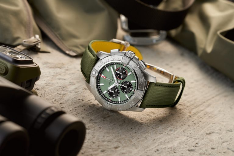 Breitling Avenger B01 Chronograph 44_Ref. AB0147101L1X1_RGB